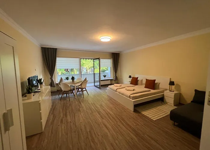 New Renovated And Near Centrum